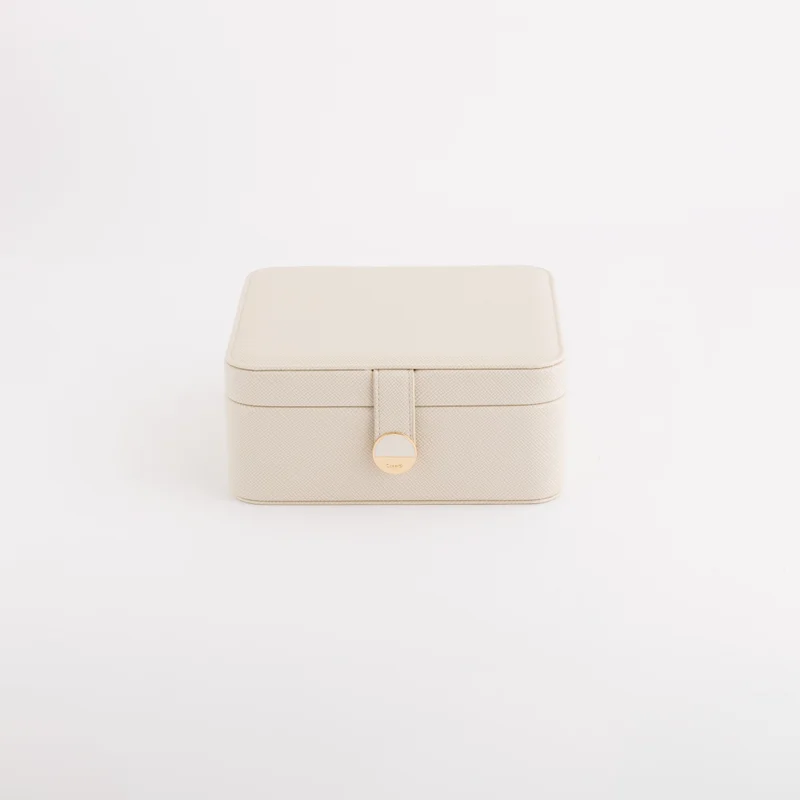 كاربيزا علبة مجوهرات جيورجيا